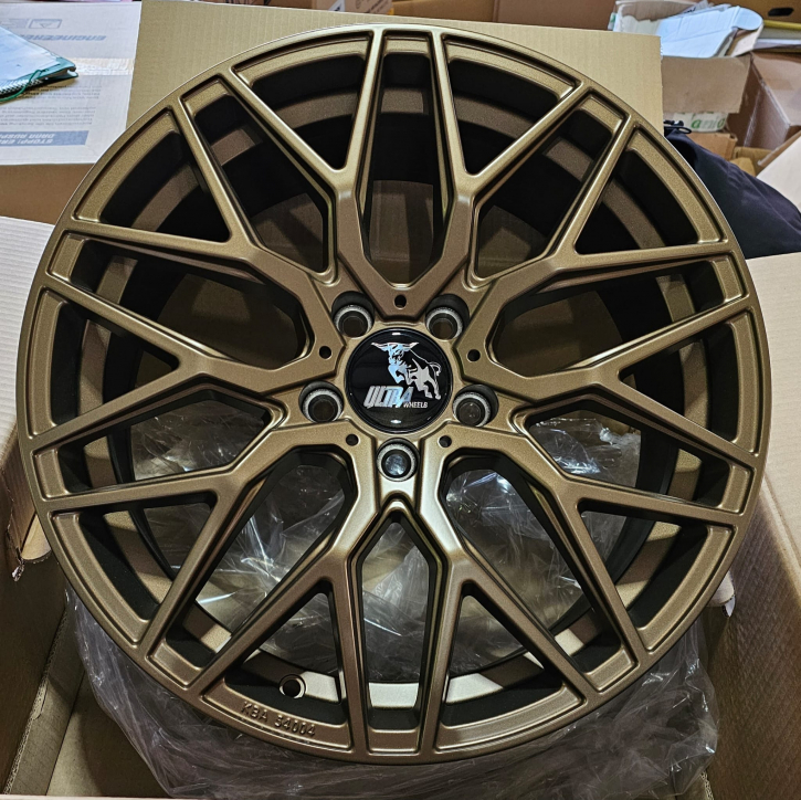 SI FELGENSTORE - Ultra Wheels UA9 Storm in 19 Zoll ET45 meets Kia Pro Ceed  GT Line 👌 Natürlich mit 225er Sommer Reifen und RDKS Sensoren 2x Links und  2x Rechts drehend